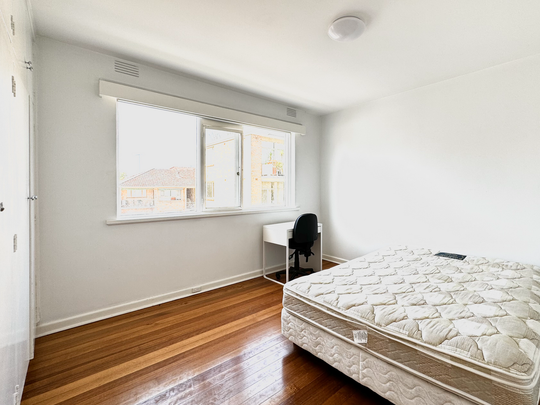 8 Celeste Court, St Kilda East, VIC - Photo 1