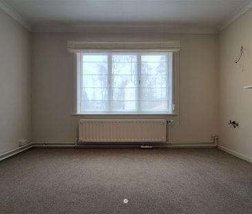 Ruime gezinswoning met zonnige tuin op een uitstekende locatie - Foto 3