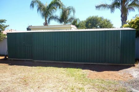 Ideal Location - Photo 3