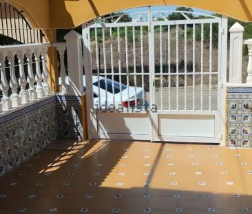 Alquiler de chalet adosado en Urbanización Mil p Sevillas, 61 - Photo 6
