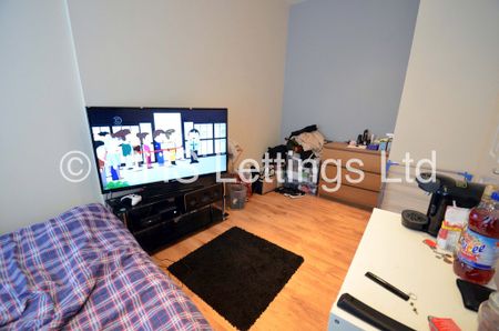 6 Bedroom Mid Terraced House for rent in Hartley Grove - Photo 5