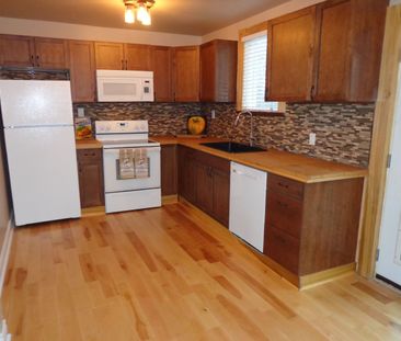 For Lease - 212 Mcanulty Boulevard, Hamilton, Ontario - Photo 5