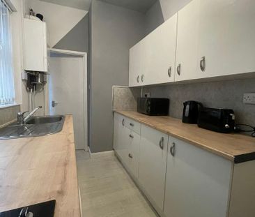 1 bedroom in a house share to rent - Photo 5