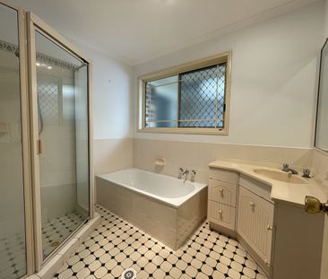 12 Castle Rock Street, Parkwood - Photo 4