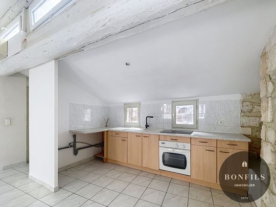 A LOUER AVIGNON INTRA MUROS ( 84000 ) : Appartement Avignon 3 pièces - 82m2 - climatisé - dernier étage !, - Photo 1