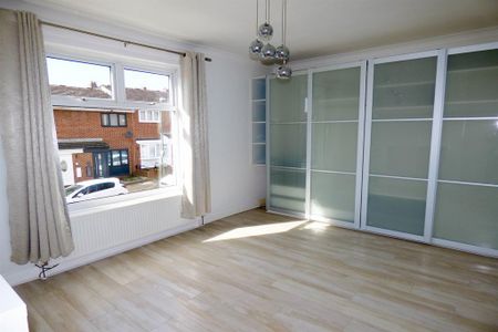 2 bedroom terraced house to rent - Photo 3