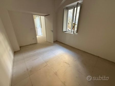 Monolocale in corte ristrutturato EURO 420 - Photo 2