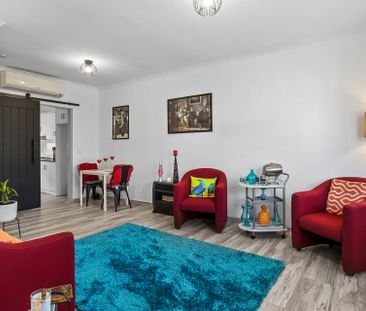 Open the Door to Easy Living in a Light-Filled Morphettville Retreat - Photo 6