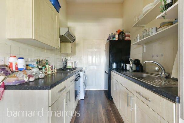 St Helens Crescent, Norbury - Photo 1