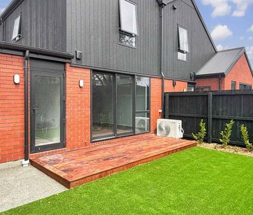 Chic townhouse retreat - Photo 4