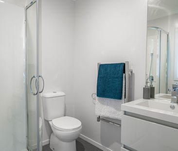 Fully furnished, self contained studio room! - Photo 4