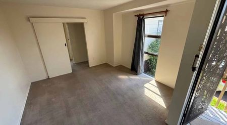 3 bedrooms, Massey - Photo 2