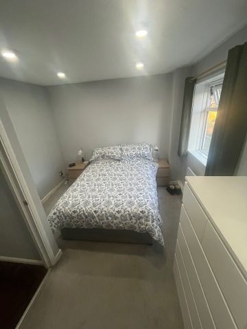 2 Bed Flat, Denmark Avenue, SW19 - Photo 3