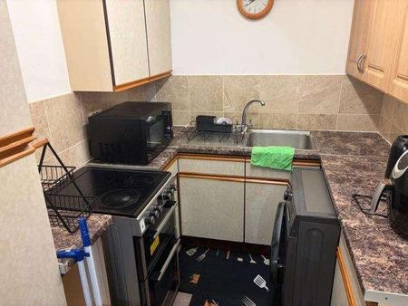 Ainsley Close, Edmonton, N9 - Photo 4