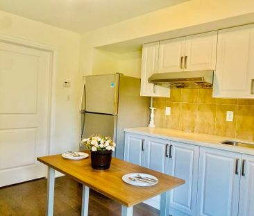 For Lease - 2123 Royal Gala Circle Unit# Backyard Apt, Mississauga,... - Photo 3