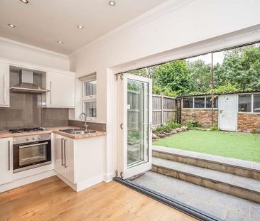 4 bedroom terraced house to rent - Photo 6