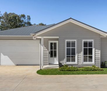 Modern Living in a Convenient Strathfieldsaye Location - Photo 2