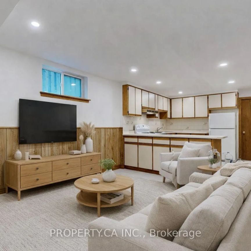 1469 BRENTANO BOULEVARD - Photo 1