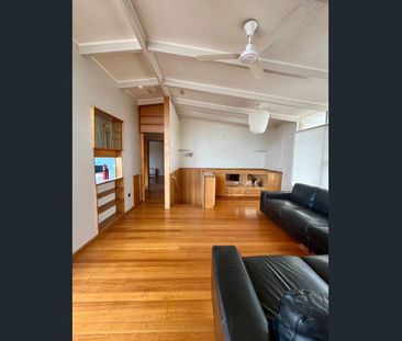 Double Storey Mid Century Style Sun drenched Family Home with large... - Photo 5