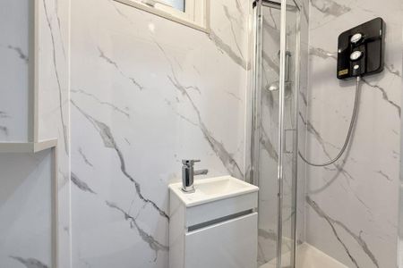 studio property to let - Photo 5