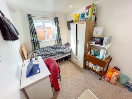 1 Bedroom Flat To Rent in Talbot Village - £600 pcm Tenancy Info - Photo 4