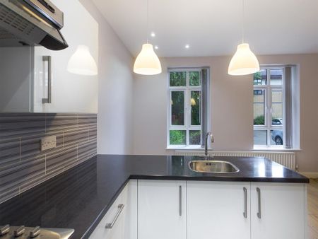 2 bedroom ground floor maisonette to rent - Photo 4