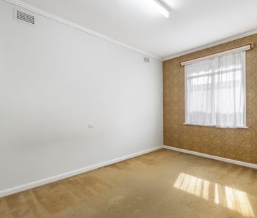 8 Gabriel Avenue, Malvern East VIC 3145 - House For Rent | Domain - Photo 4