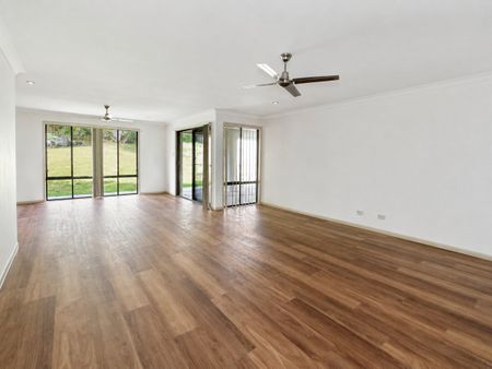 Spacious Family Home in a Convenient Location - Photo 4