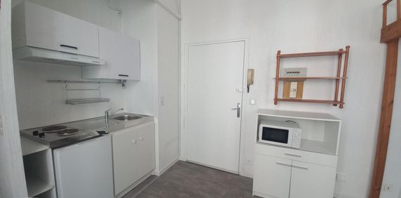 Location Appartement 1 pièce 17m² AGEN 47000 - Photo 2