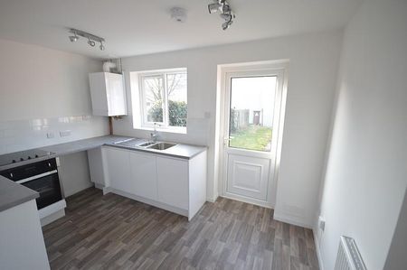 2 bedroom terraced house to rent - Photo 5