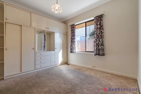 “HOME SWEET HOME!” - Photo 4