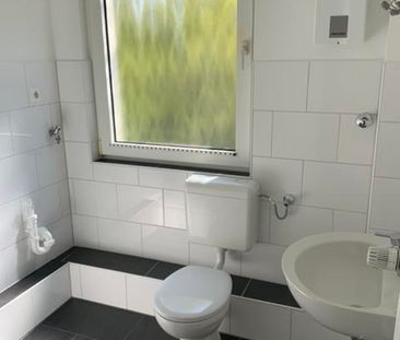 Renovierte 2-Zimmer-Wohnung mit Tageslichtbad in Herne-Wanne-Süd zu... - Photo 3