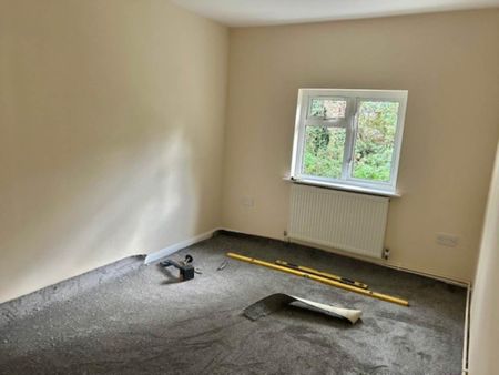 3 bedroom detached bungalow to rent - Photo 3