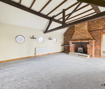 Hoon Hay Farm, Marston Lane, Marston On Dove DE65 5EA - Photo 1