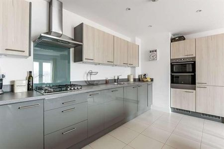 Englefield Place, Earley, Reading, RG6 - Photo 2