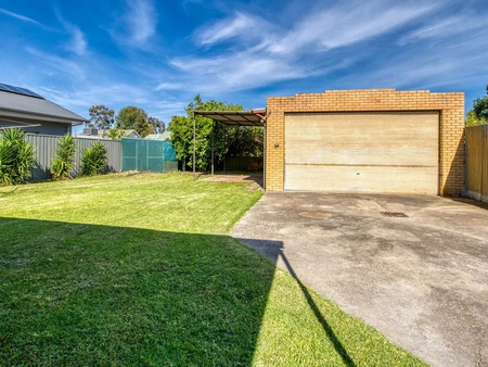 305 Beechworth Road, Wodonga VIC 3690 - House For Rent | Domain - Photo 3