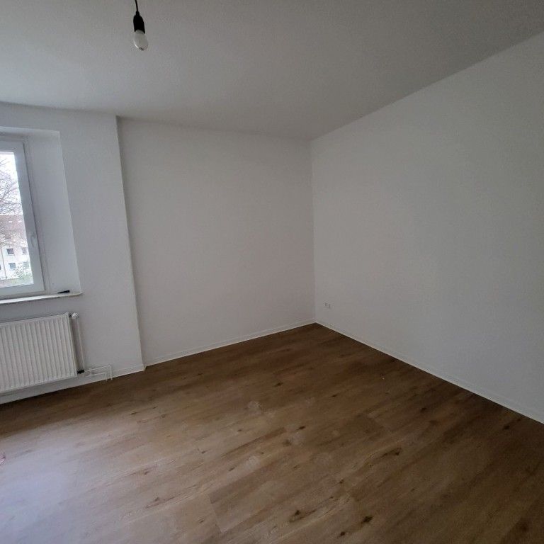 SEMMELHAACK: Erstbezug! Sanierte 4-Zimmer Wohnung mit Balkon! - Photo 1