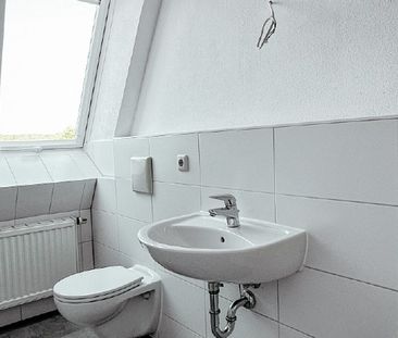 ERSTBEZUG! 4-Raum-Dachgeschosswohnung mit Ausblick - Photo 4