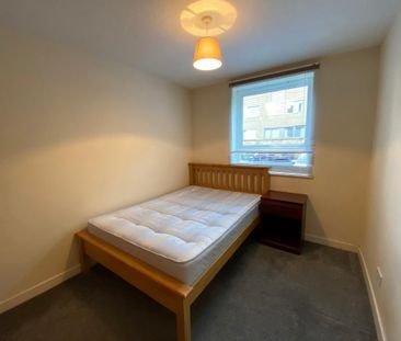 3 bedroom flat to rent - Photo 4