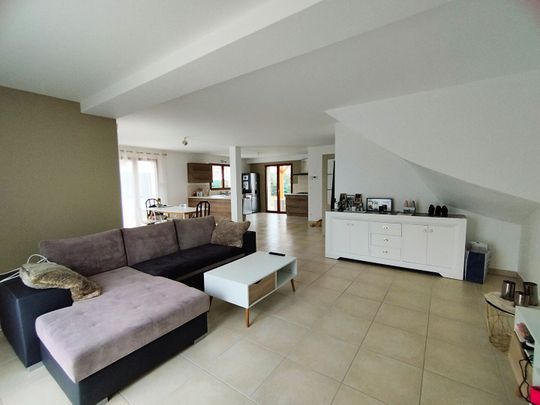 Location Maison 5 pièces 143m² - Photo 1