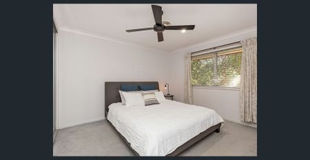 Fully Furnished 3-Bed, 2-Bath Home in East Tamworth - Photo 4