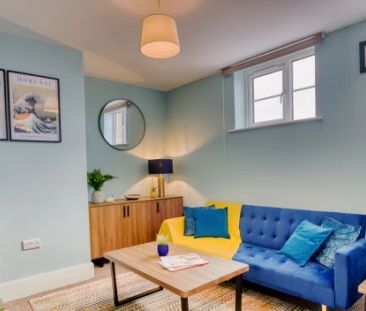 3 Bedrooms - Photo 3