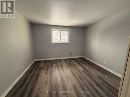 57 TOULON CRESCENT - Photo 3