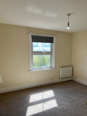 2 bedroom cottage to rent - Photo 2