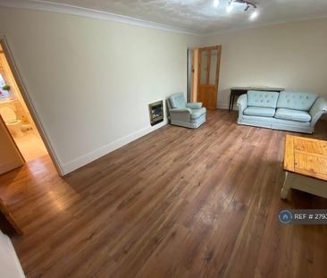 2 bedroom flat to rent - Photo 3