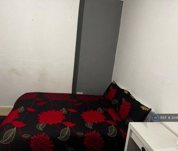 1 bedroom in a house share to rent - Photo 6