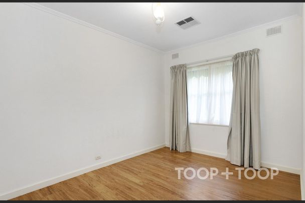 Ideally Located Home! - Photo 1