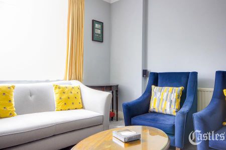 3 bedroom terraced house to rent - Photo 3