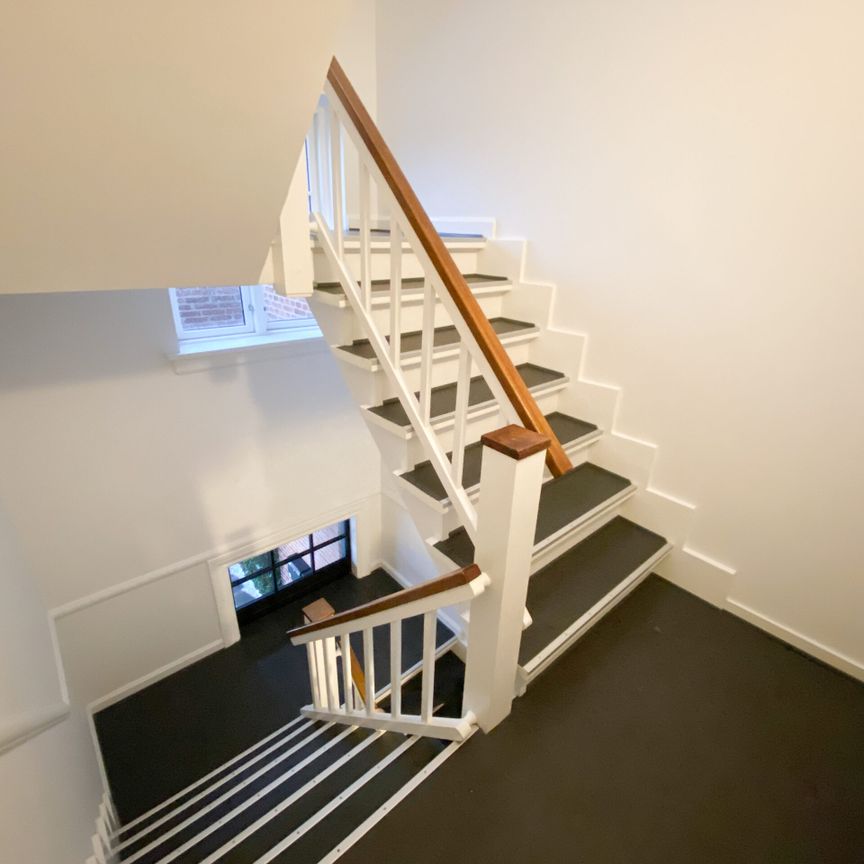 Rummelig og unik 3-værelses lejlighed med egen altan og parkering - Photo 1