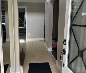 For Lease - 33 Mackay Street, Brampton, Ontario - Photo 4